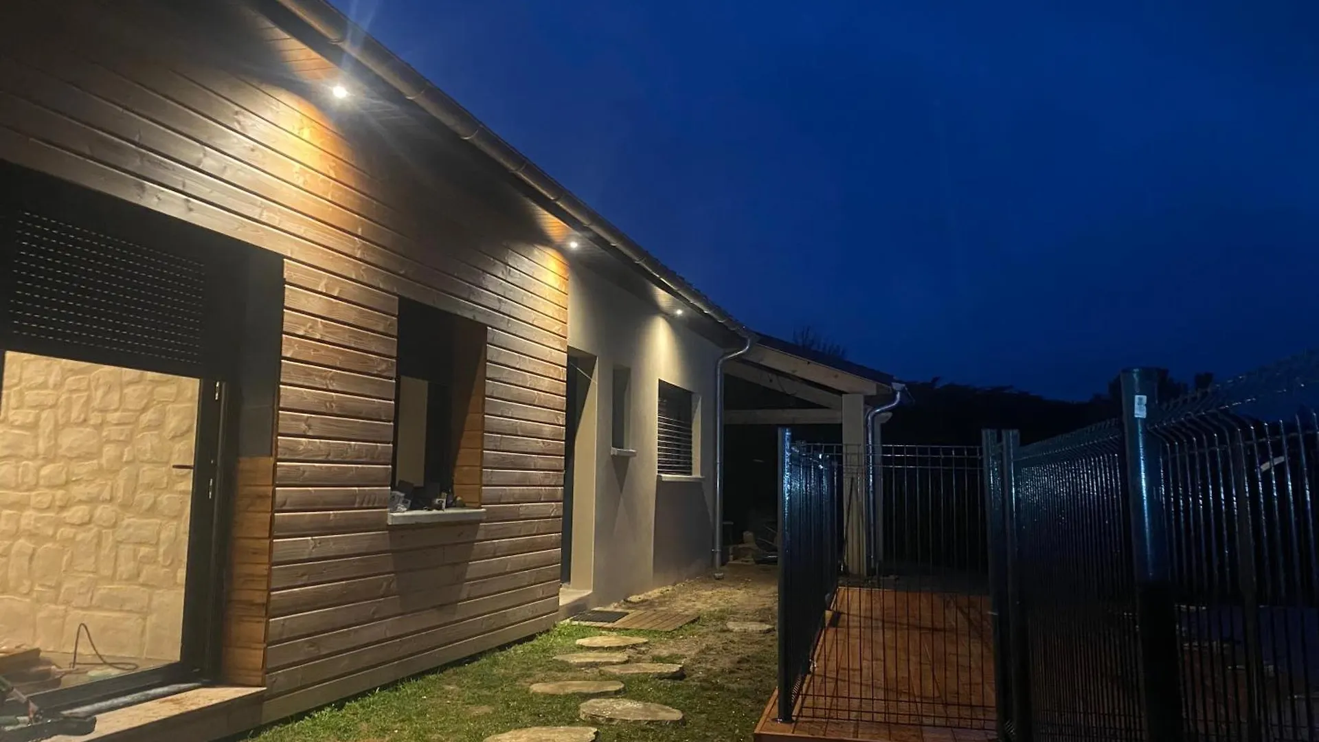 הוילה Saint-Barthelemy-le-Plain Les Jeanlene